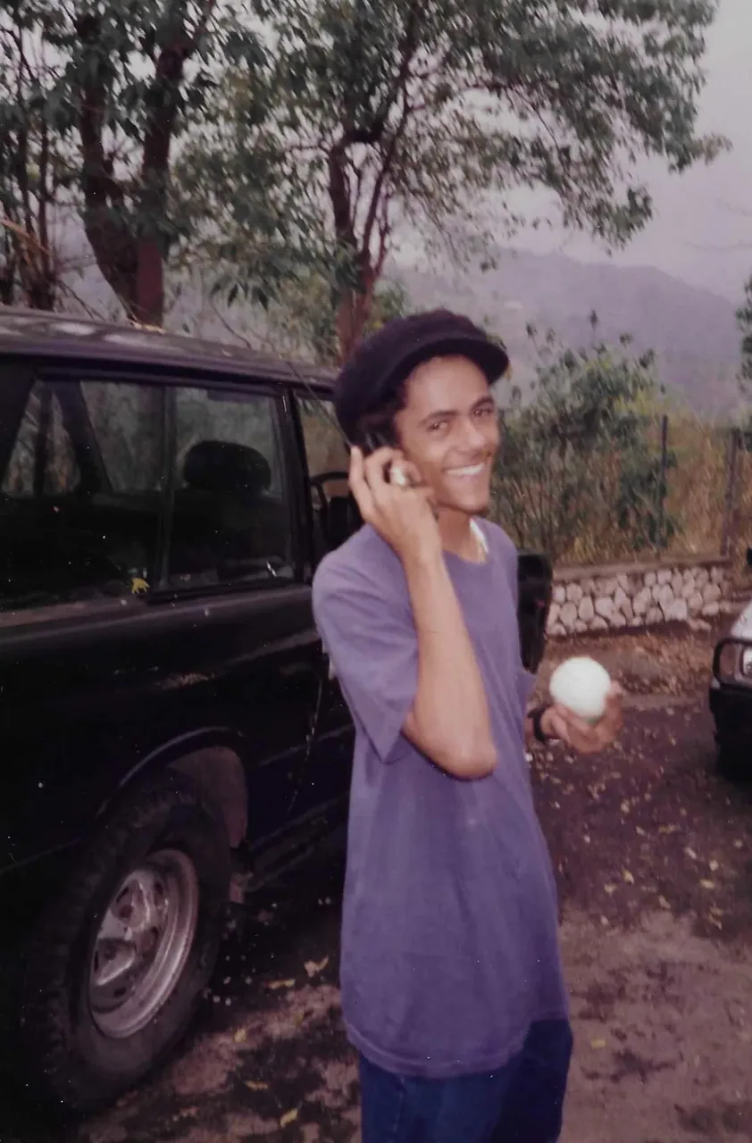 Young Jr. Gong on his first major tour, America and Europe. 1997. More light. Life Journey, Rastaman Passing By.