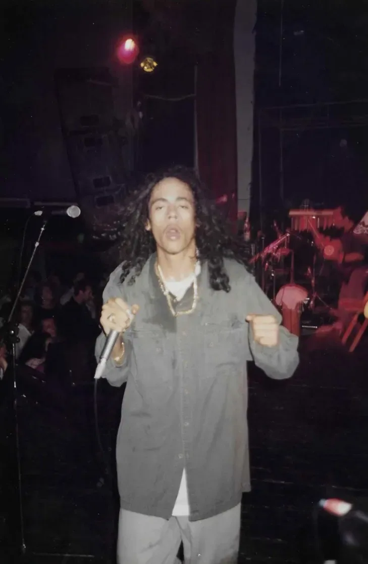 Young Jr. Gong on his first major tour, America and Europe. 1997. More light.
