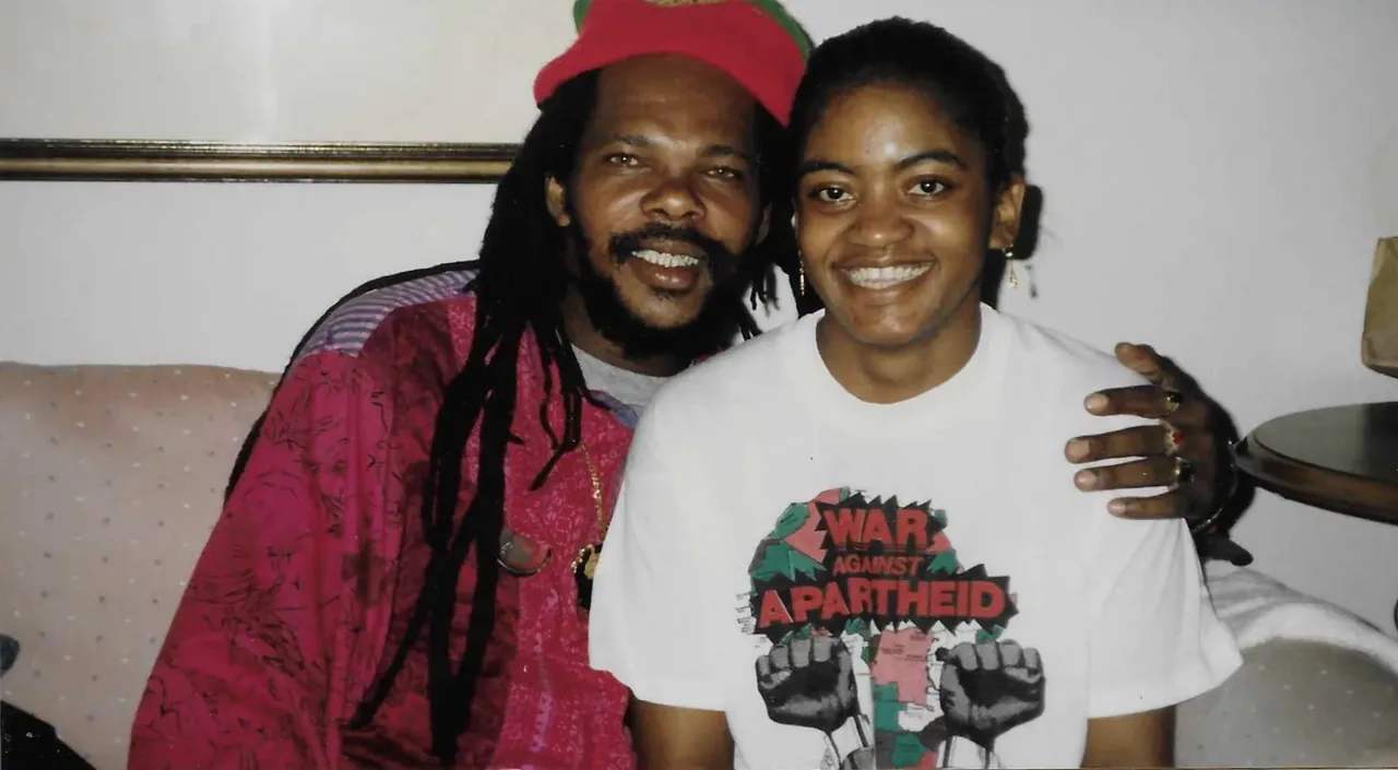 WAR / AGAINST / APARTHEID