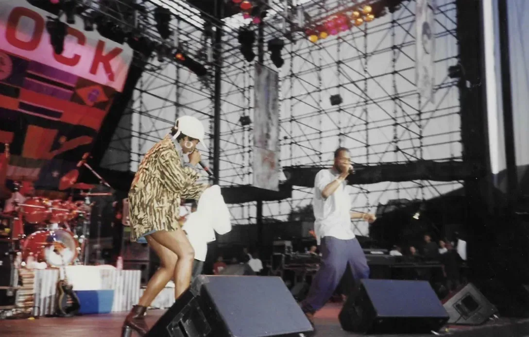The great Lauryn Hill with Fugees and Pras, the 1996 tour. Lauryn Hill with young Skylar, and Stephon Marley. 1996 Smokey Groove tour, Lauryn Hill, Fugees. What a great tour it was. More light. Life Journey, Rastaman Passing By.